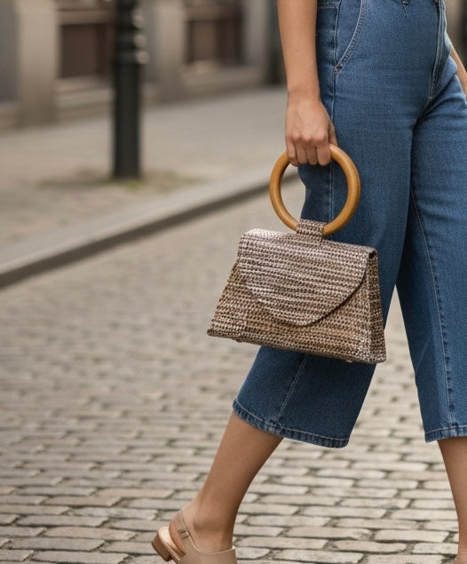 Wooden Ring Handle Raffia Clutch