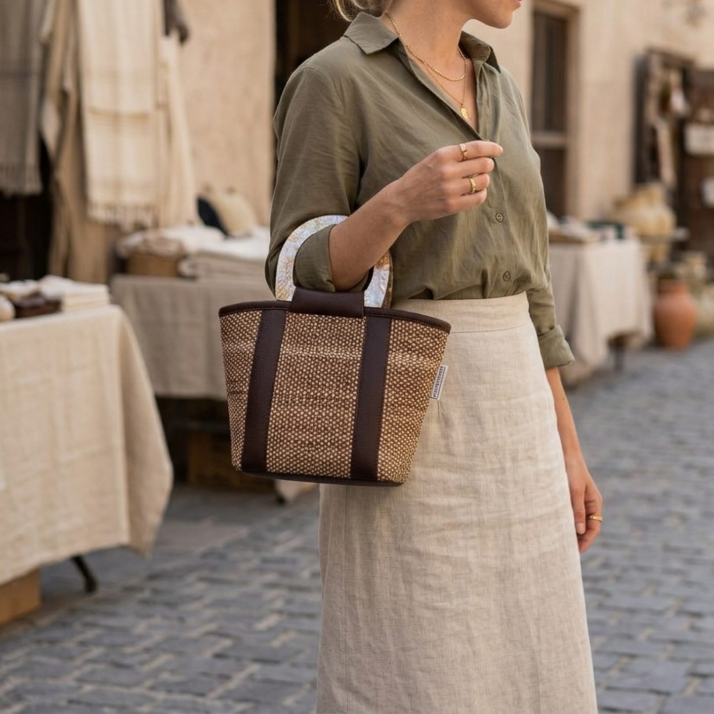 Espresso Earth Handbag (Brown Lip Shell)