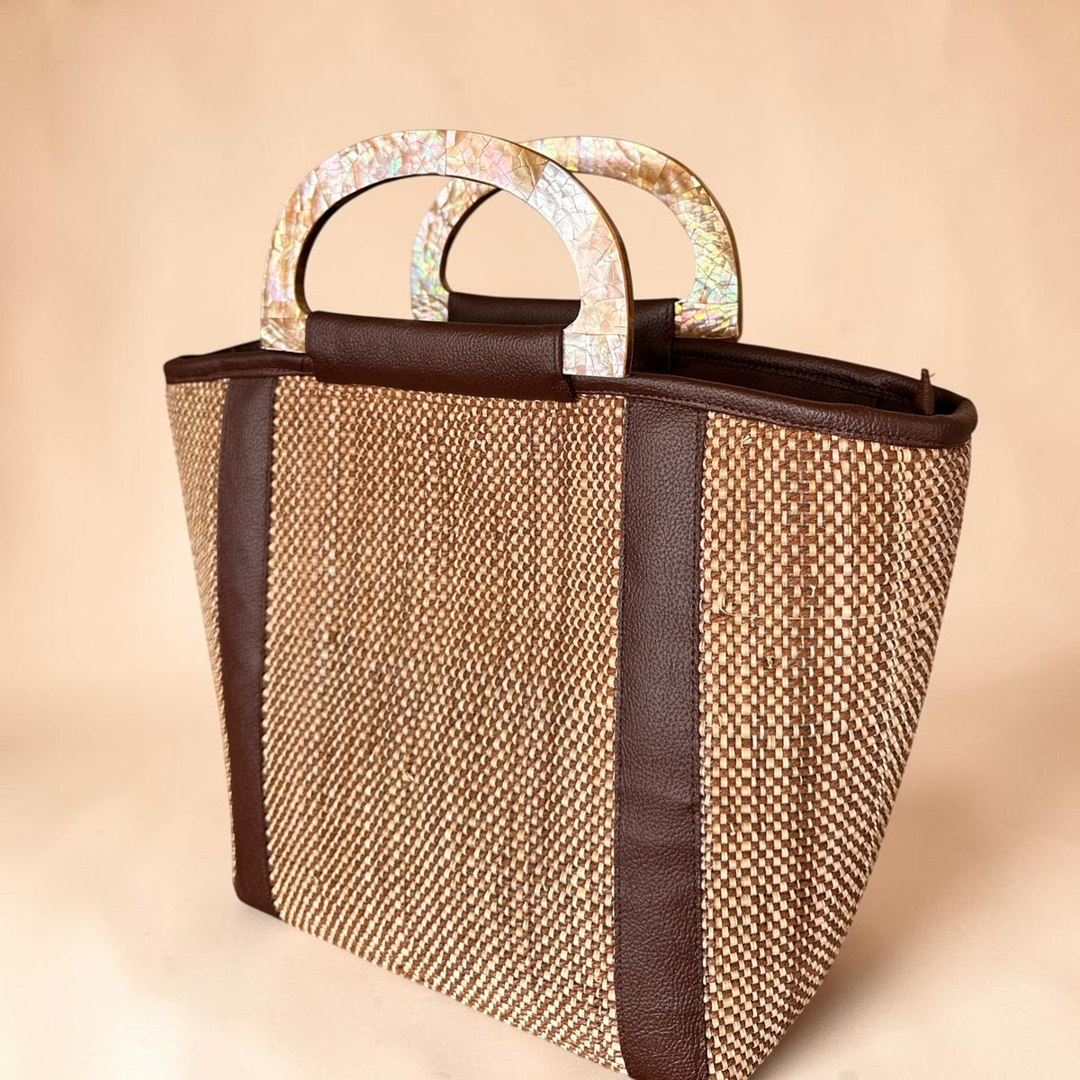 Espresso Earth Raffia Tote V1 (Brown Lip Shell)