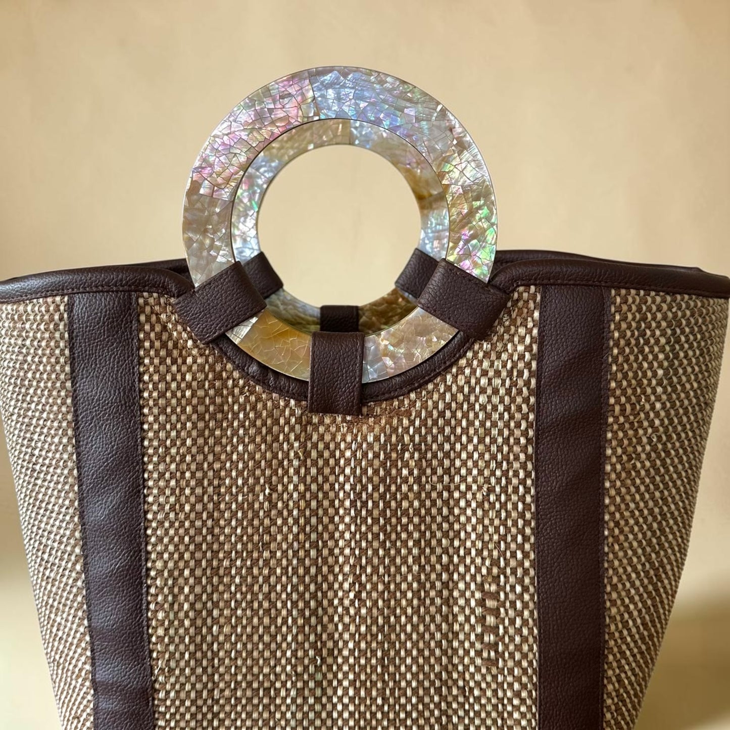 Espresso Earth Tote V2 (Brown Lip Shell)