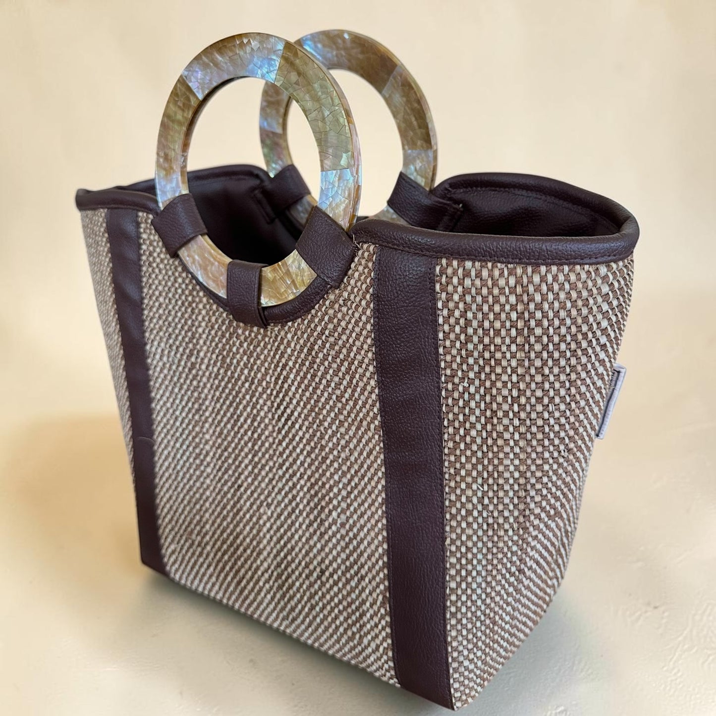 Espresso Earth Tote V2 (Brown Lip Shell)