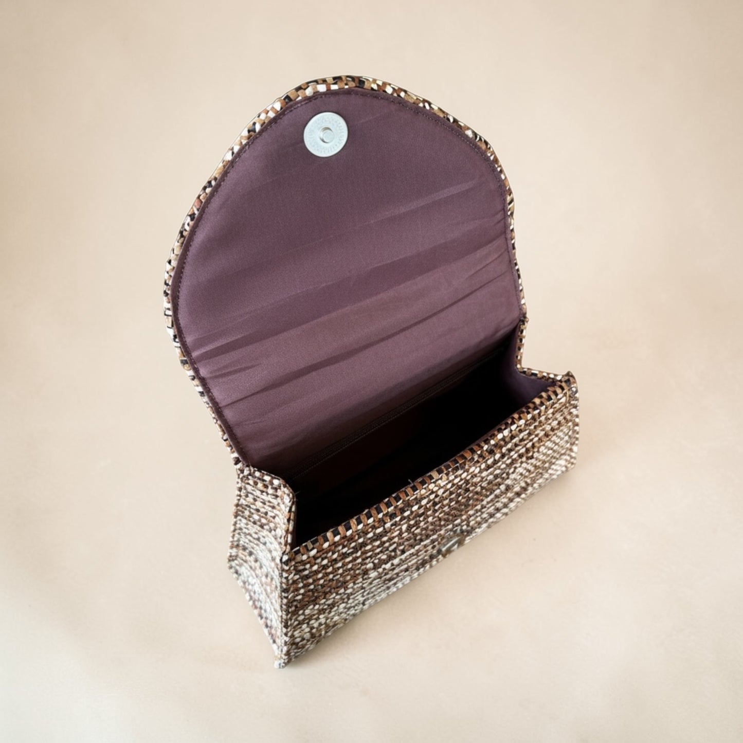 Wooden Ring Handle Raffia Clutch